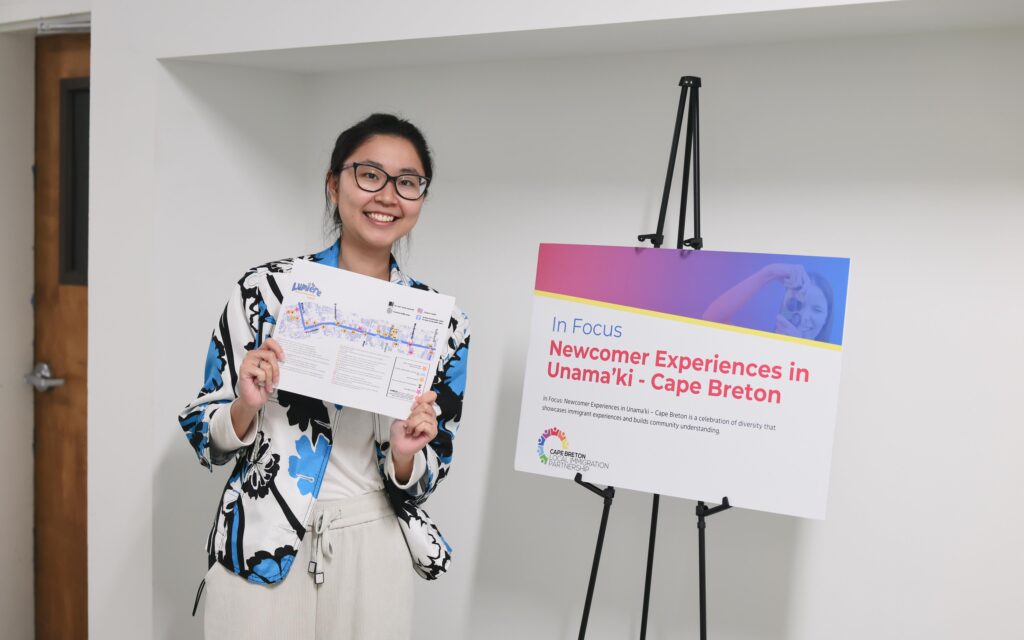 September 27, 2025 – Sydney, Cape Breton Regional Municipality: As part of Lumière Unama’ki | Cape Breton Art Festival, Lisa Huang connected with festival-goers through creative expression and storytelling, offering newcomer perspectives within this vibrant celebration of art and culture.